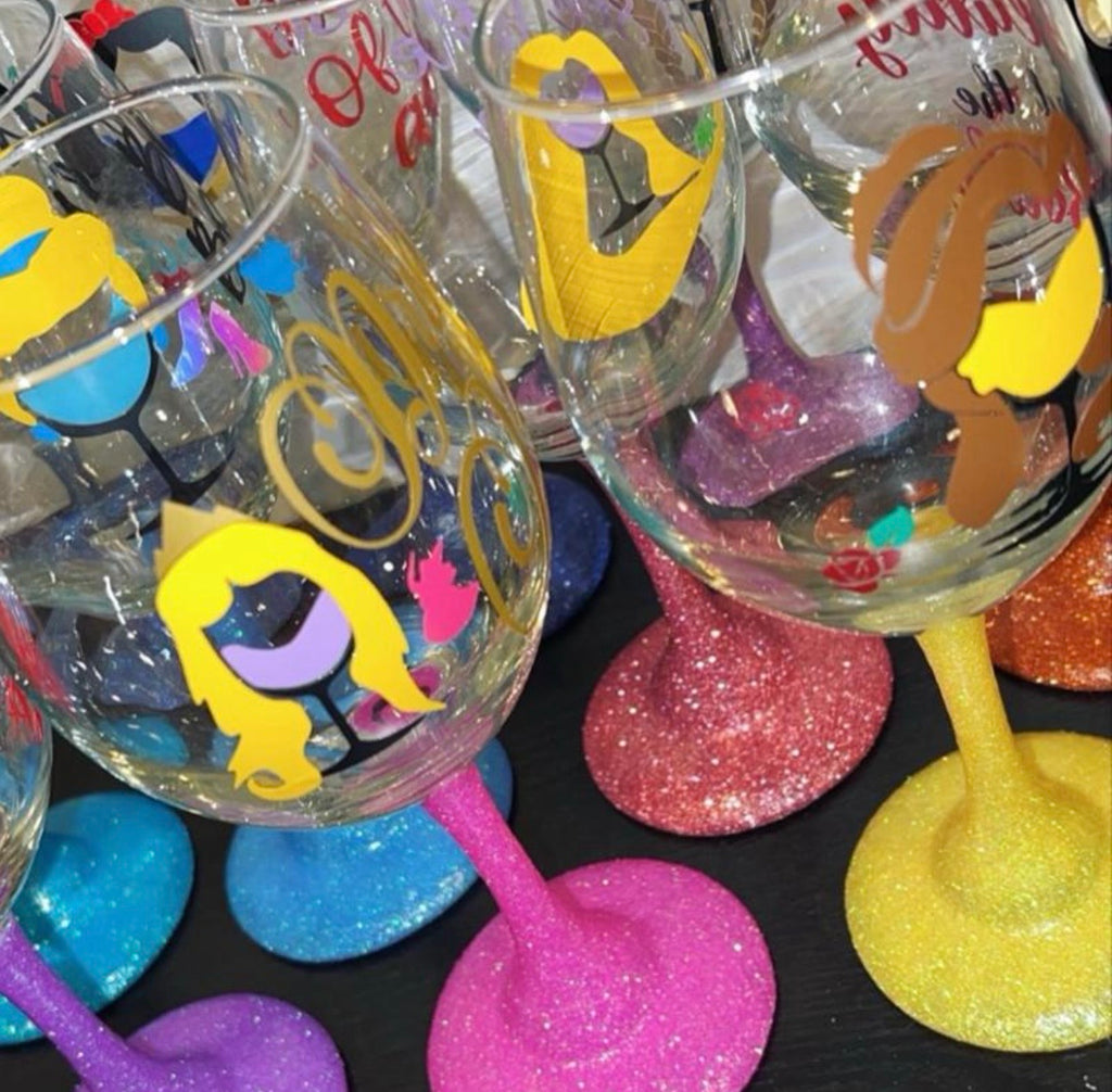 Stylish Customized Wine Glasses with Glitter Stems